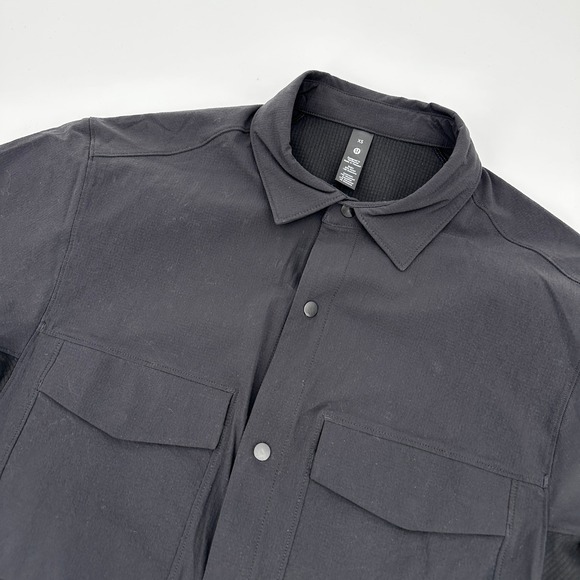lululemon athletica Other - Lululemon Men Short Sleeve Button Up Shirt Black Size XS